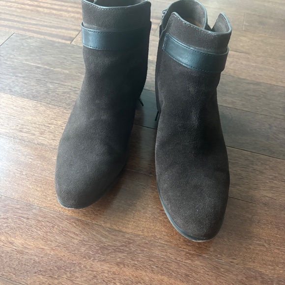 Coach genuine suede boots, size 9.5 - Picture 3 of 5
